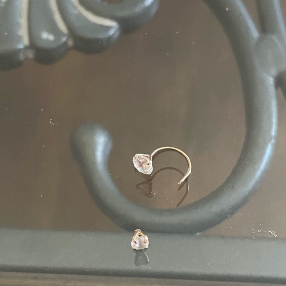 10K Diamond Earrings. - Picture 2 of 3